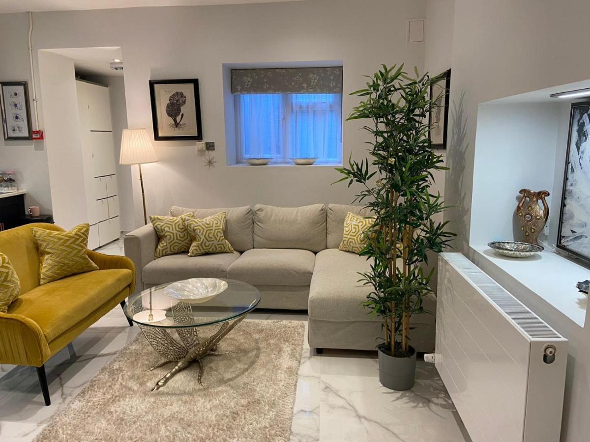 Elegant 2 Bed Flat In Chiswick Daire Londra Dış mekan fotoğraf